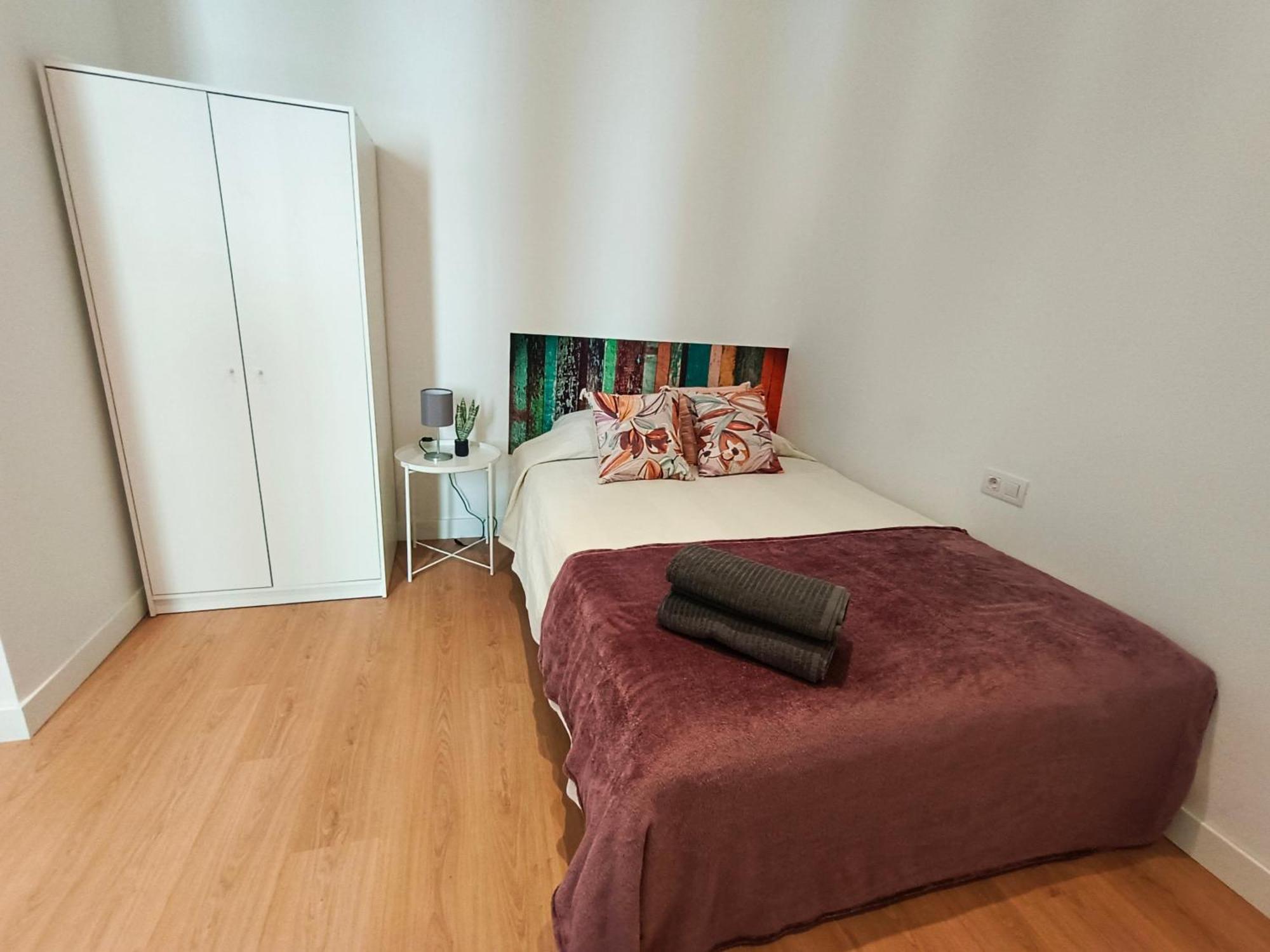 By Universitat Private Rooms Barcellona Esterno foto
